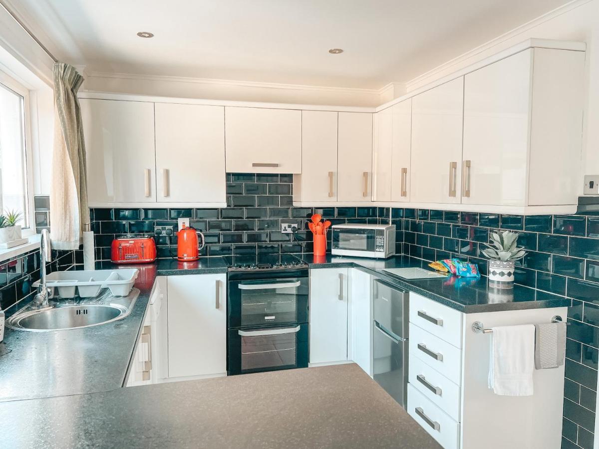 Staybynumbers - Spacious Three Bed House Royal הילסבורו מראה חיצוני תמונה