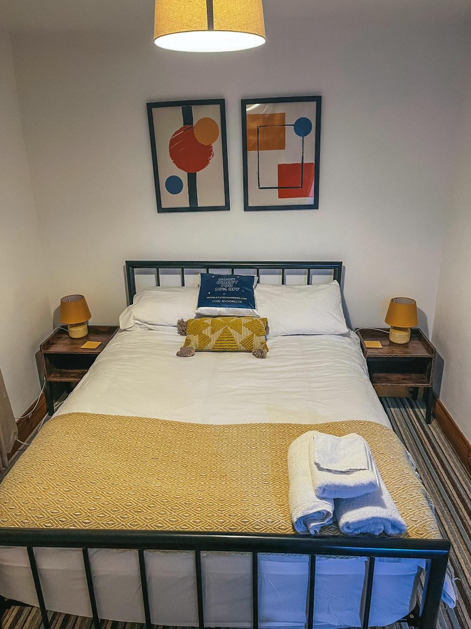 Staybynumbers - Spacious Three Bed House Royal הילסבורו מראה חיצוני תמונה